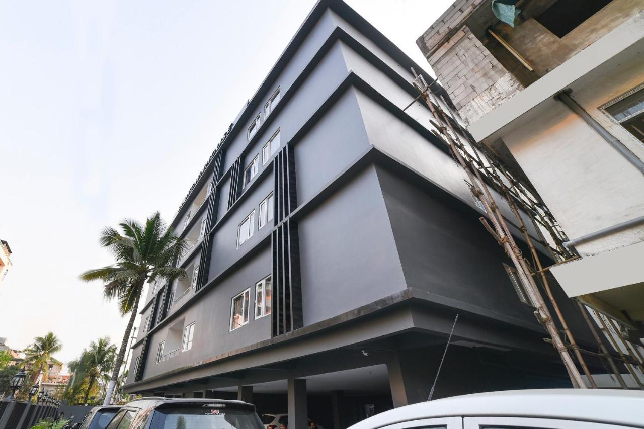 Vaccinated Staff- Oyo Townhouse 384 Nk Hotels Dispur Экстерьер фото